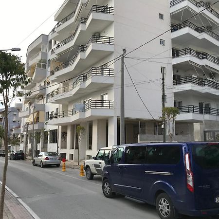 Kosta'S City Apartment Sarandë Buitenkant foto