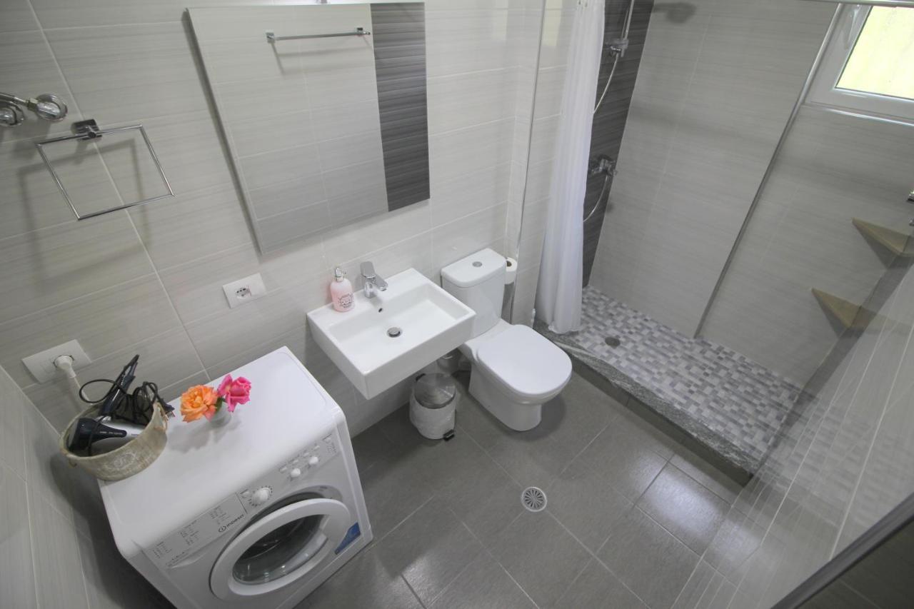Kosta'S City Apartment Sarandë Buitenkant foto