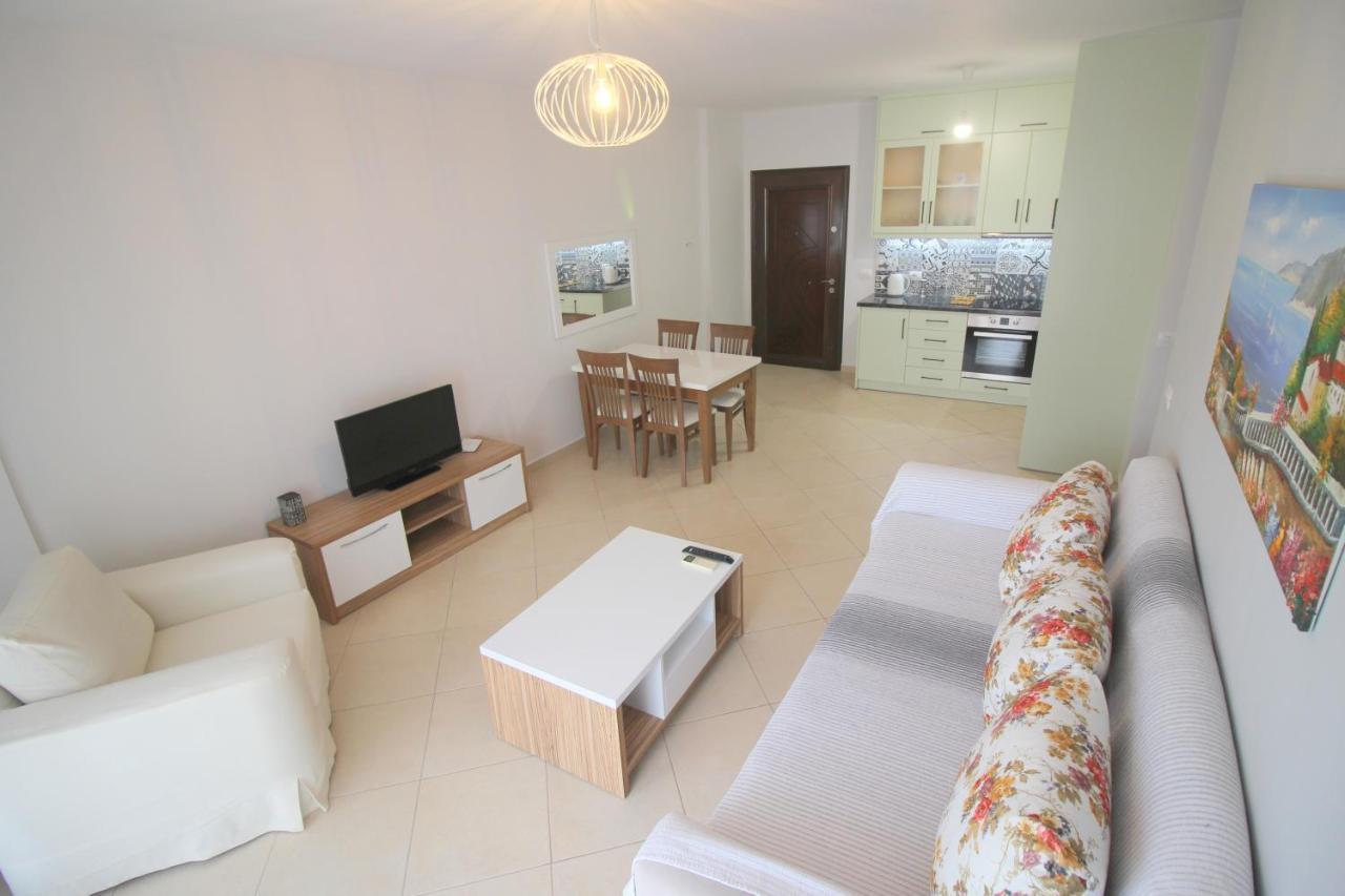 Kosta'S City Apartment Sarandë Buitenkant foto