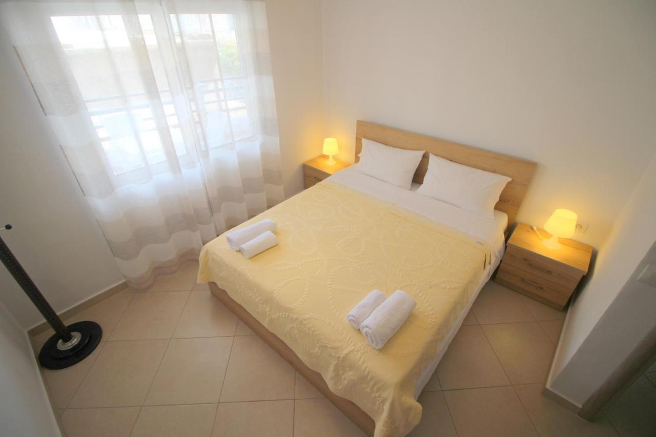 Kosta'S City Apartment Sarandë Buitenkant foto