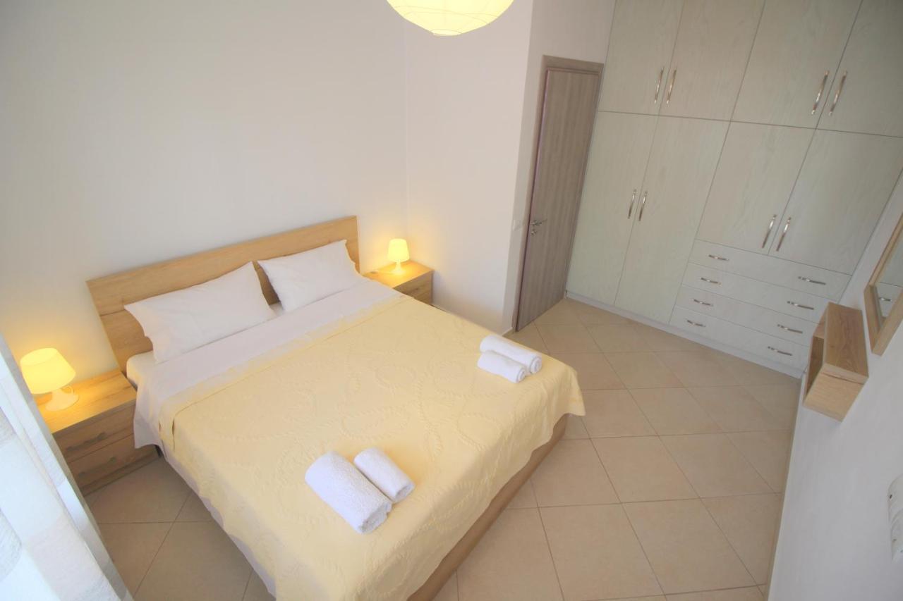 Kosta'S City Apartment Sarandë Buitenkant foto