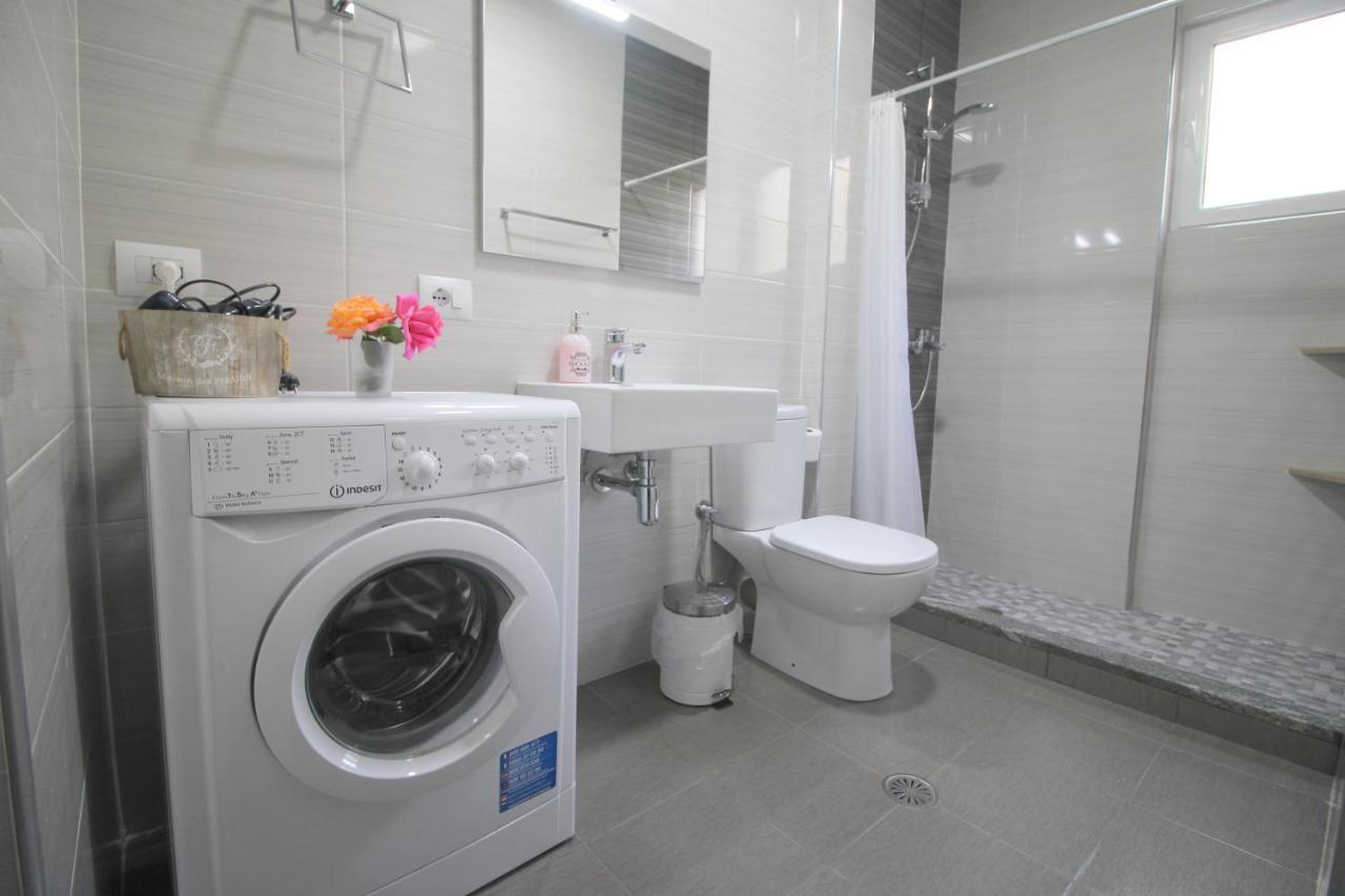 Kosta'S City Apartment Sarandë Buitenkant foto
