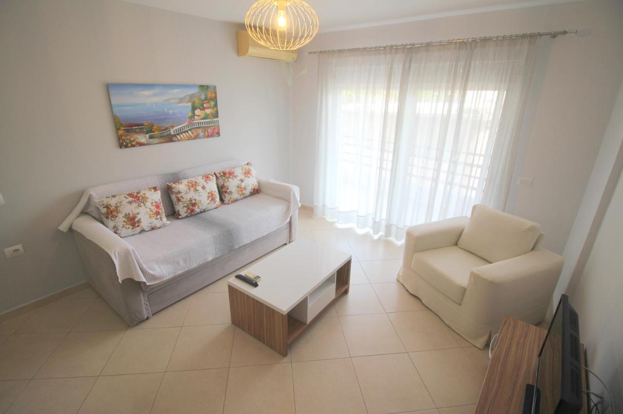 Kosta'S City Apartment Sarandë Buitenkant foto