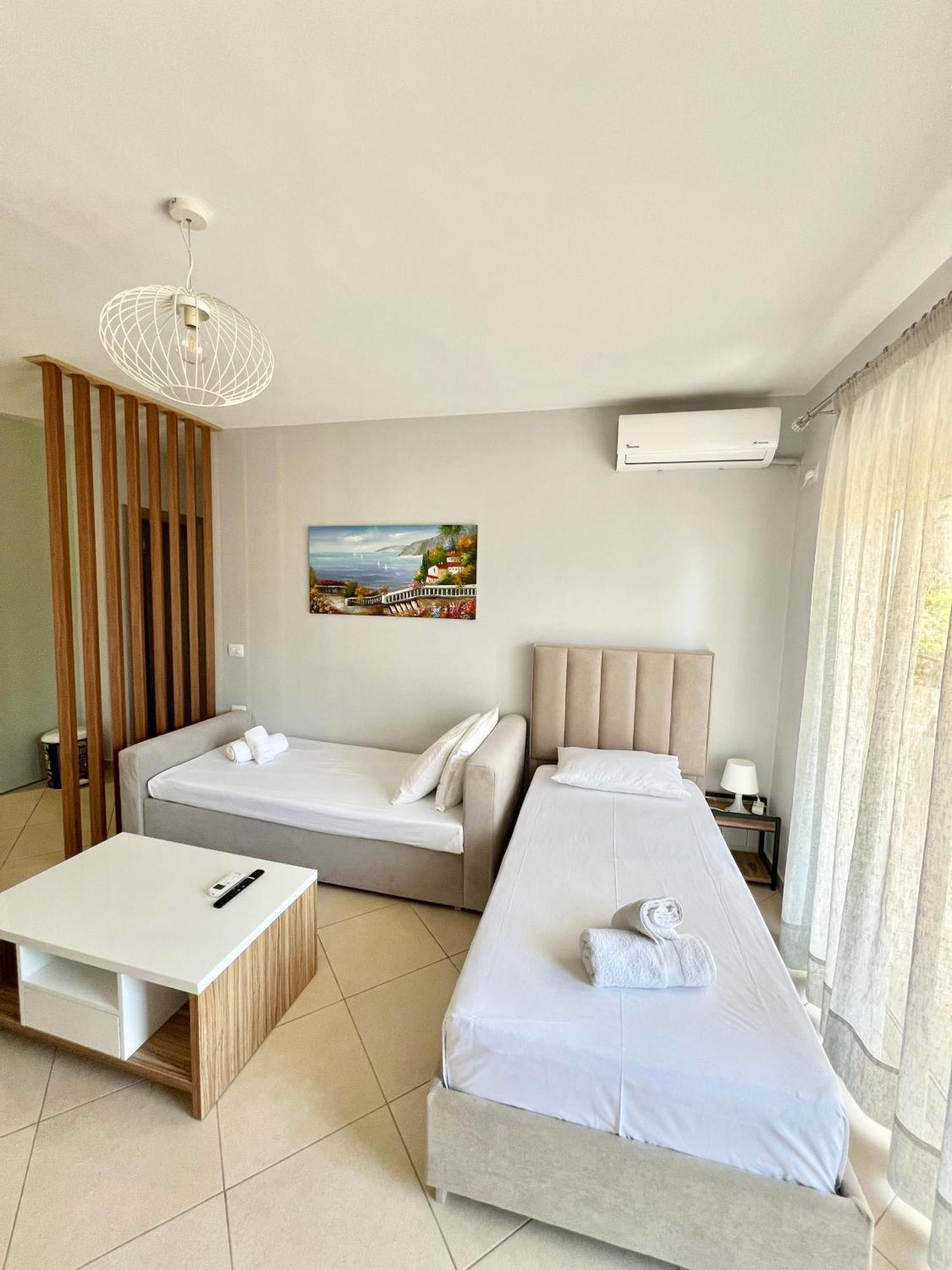 Kosta'S City Apartment Sarandë Buitenkant foto